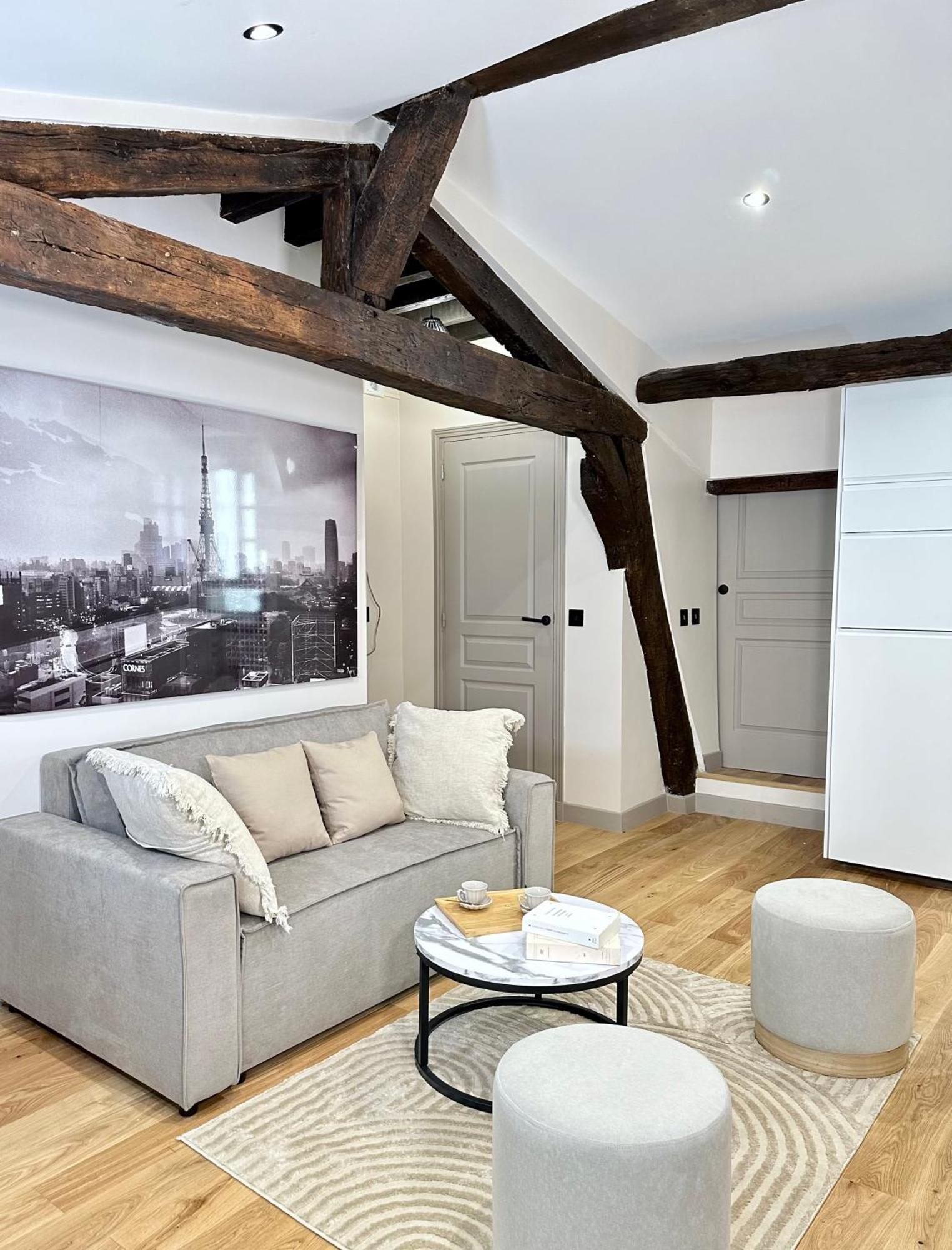 Le Marais' Finest Luxurious Apartment Paris Eksteriør billede